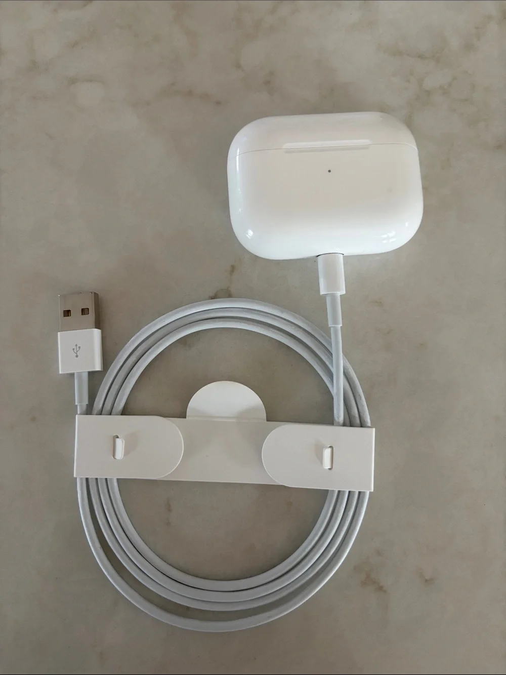 Apple White AirPods Pro Wireless Earbuds with Charging Case and USB Cable